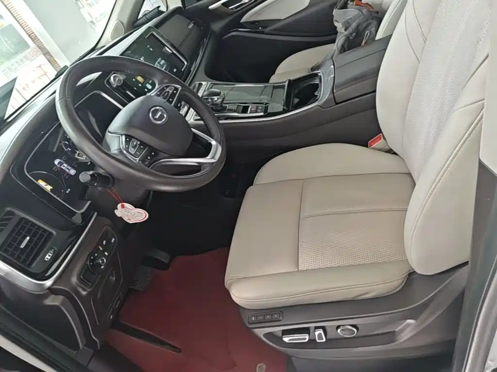 GAC Motor Trumpchi M8 — фото 15