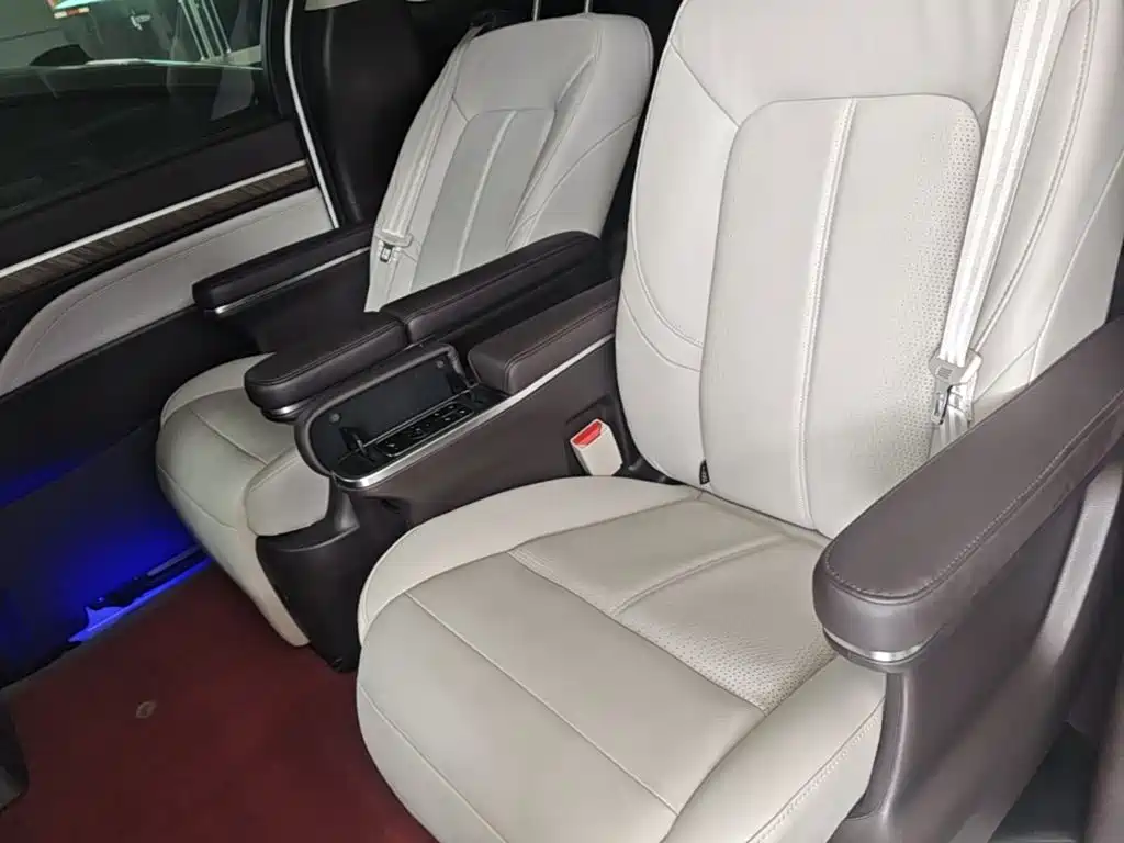 GAC Motor Trumpchi M8 — фото 17