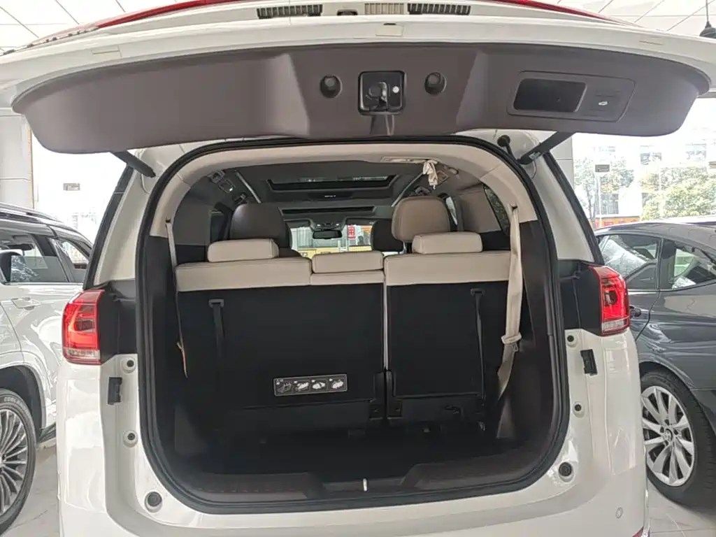 GAC Motor Trumpchi M8 — фото 19