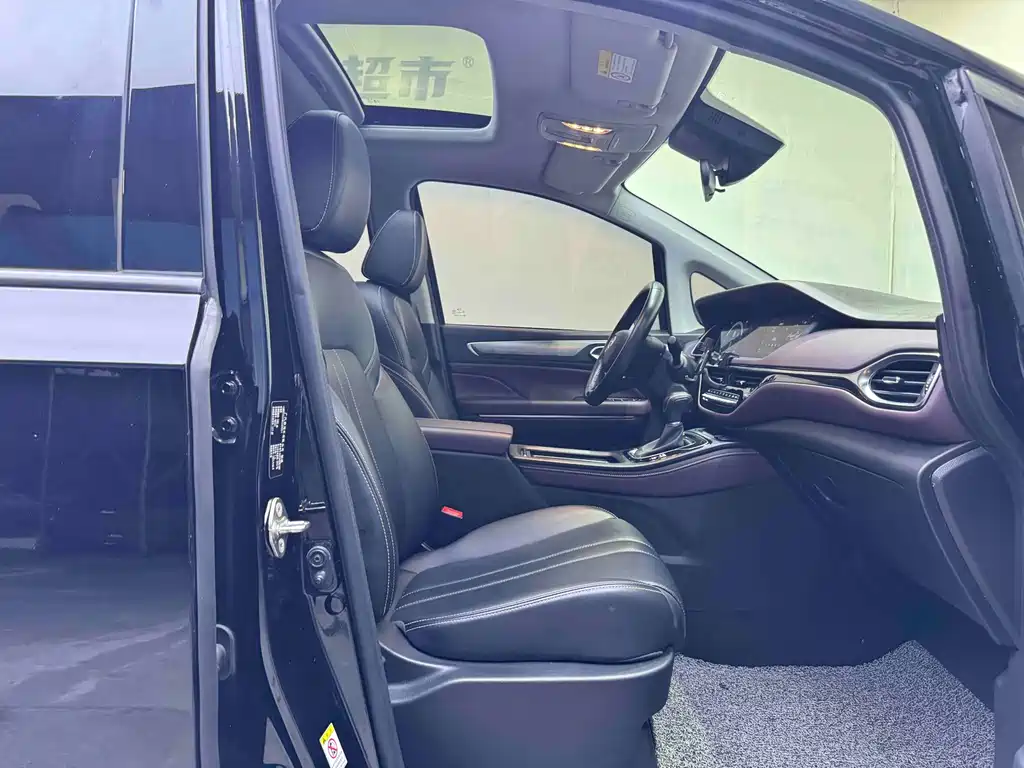 GAC Motor Trumpchi M6 — фото 11