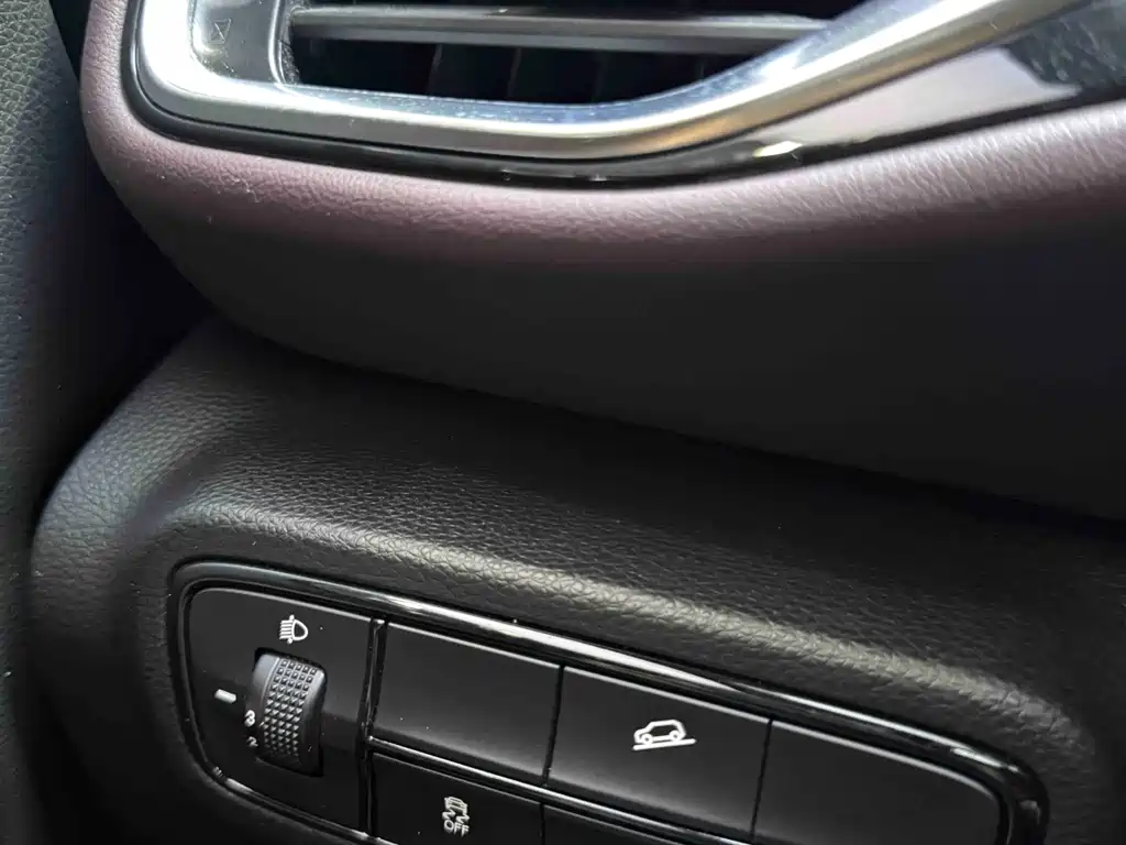 GAC Motor Trumpchi M6 — фото 22