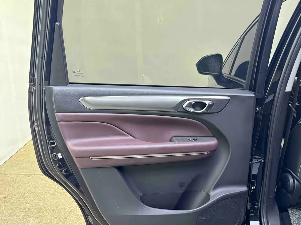GAC Motor Trumpchi M6 — фото 52
