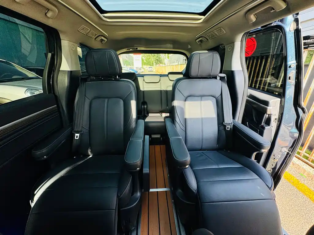 GAC Motor Trumpchi M8 — фото 27
