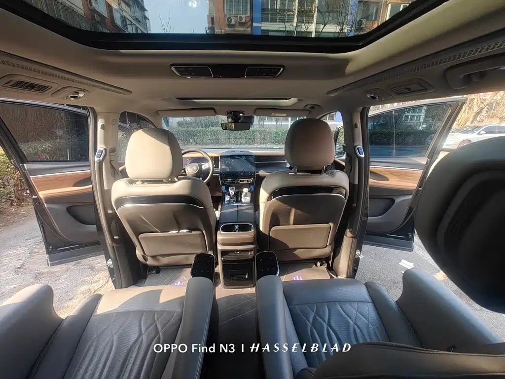 GAC Motor Trumpchi M8 — фото 14