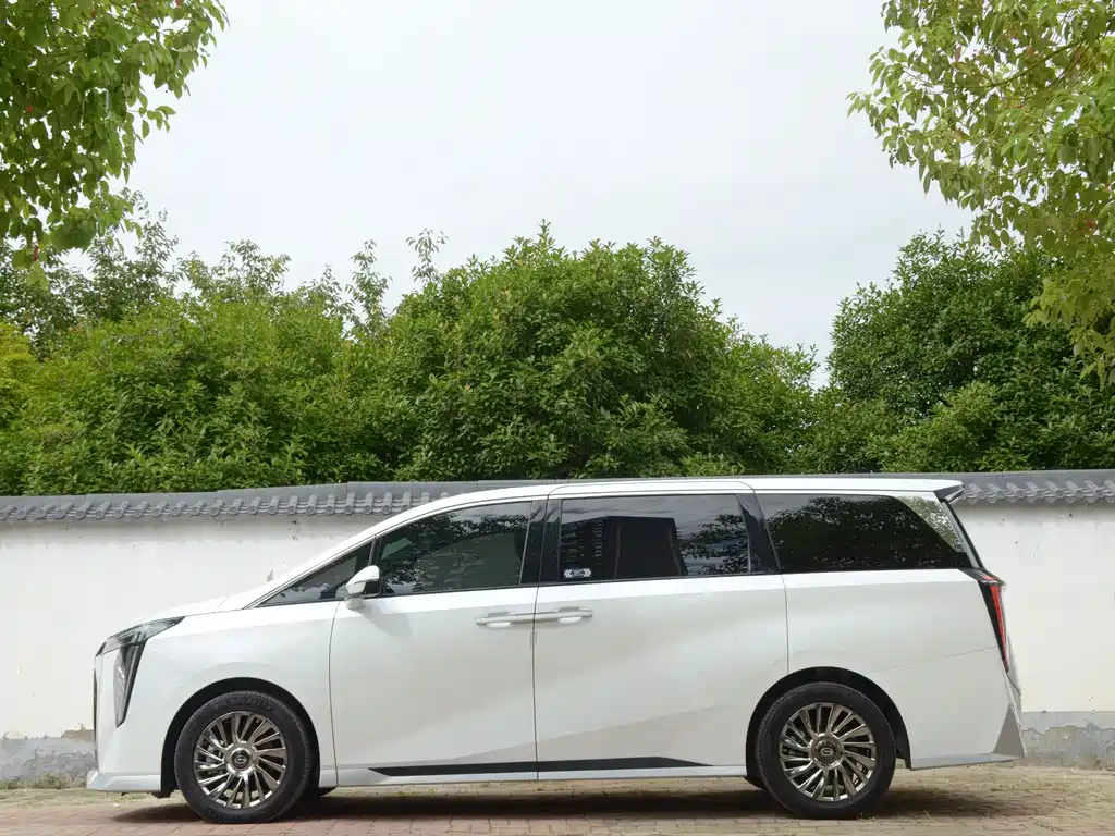 GAC Motor Trumpchi M8 — фото 15