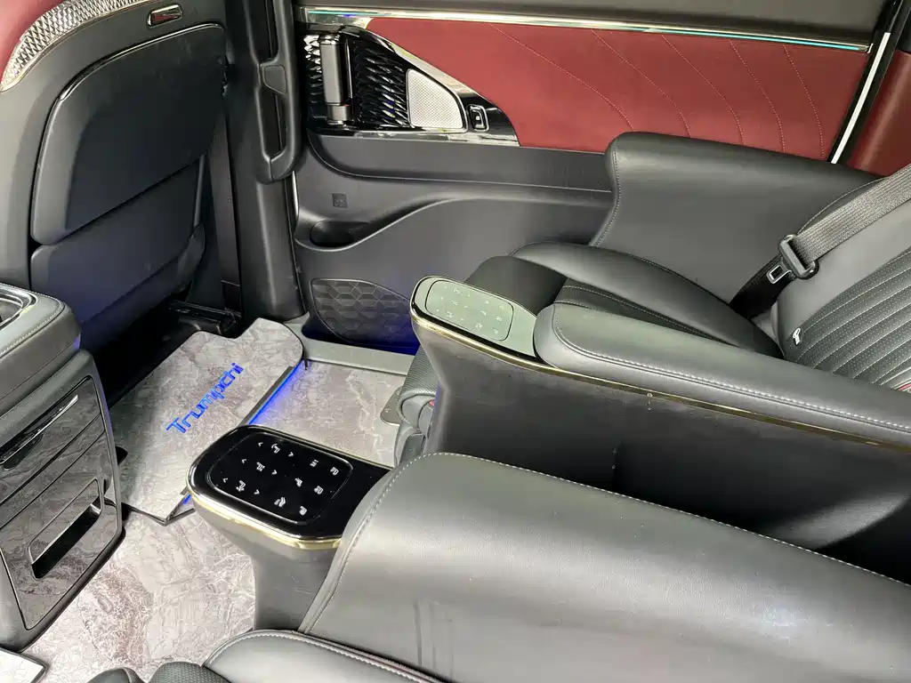 GAC Motor Trumpchi M8 — фото 8