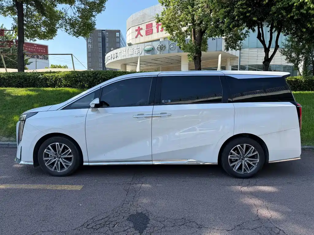GAC Motor Trumpchi M8 — фото 3