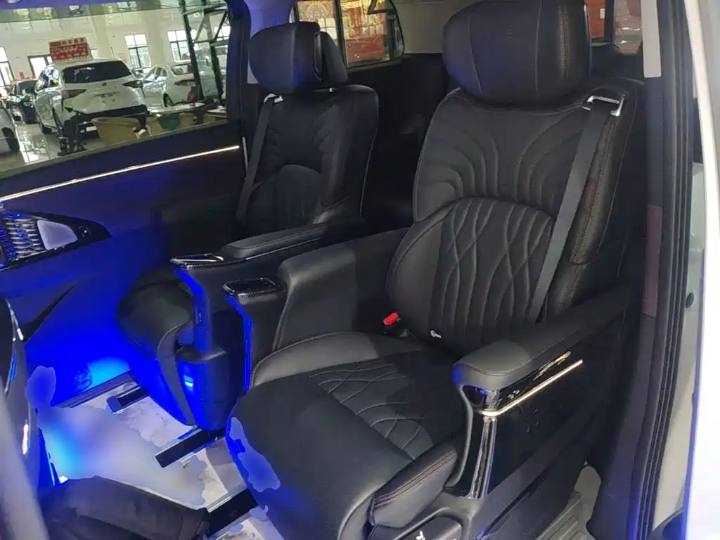 GAC Motor Trumpchi M8 — фото 17