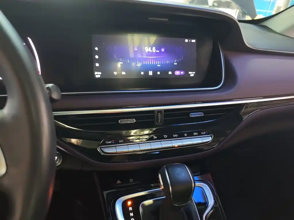 GAC Motor Trumpchi M6 — фото 13