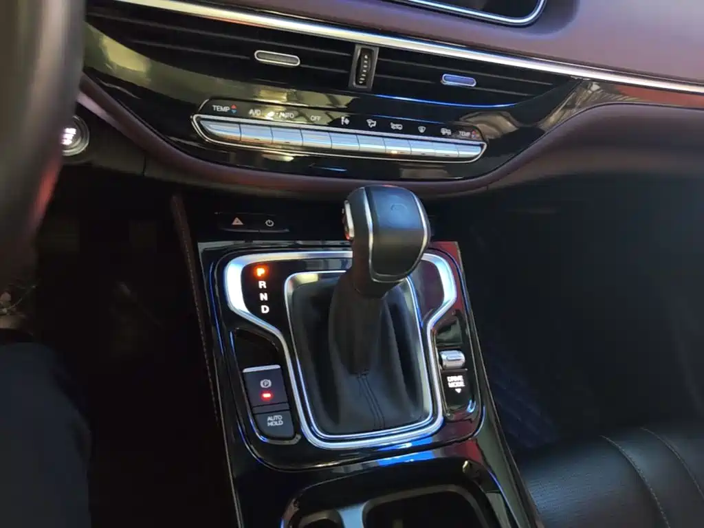 GAC Motor Trumpchi M6 — фото 14