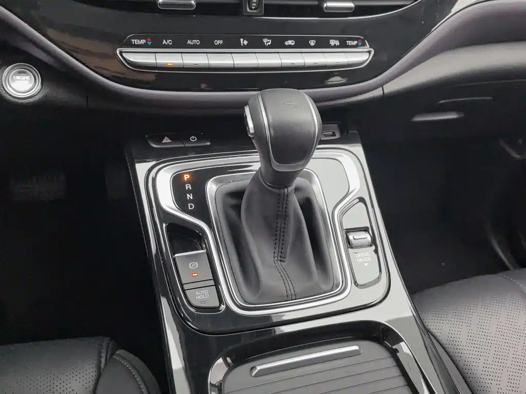 GAC Motor Trumpchi M6 — фото 13