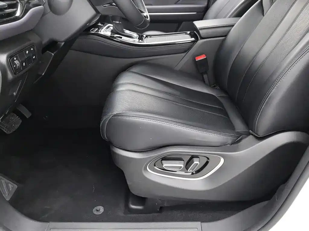 GAC Motor Trumpchi M6 — фото 20