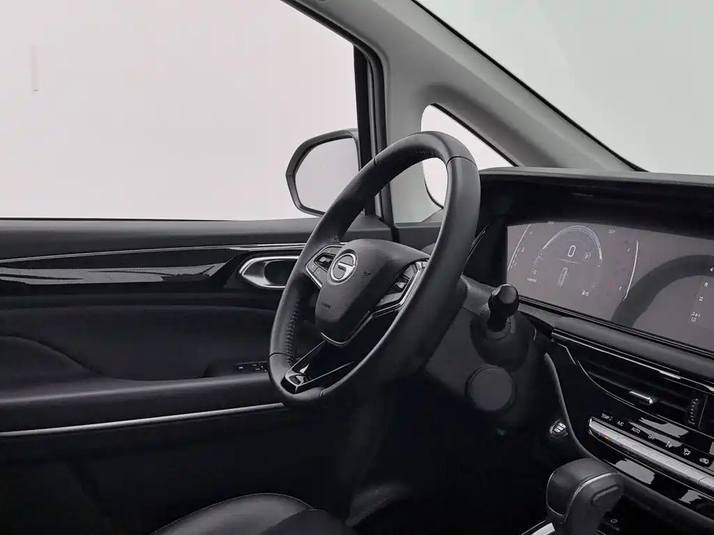 GAC Motor Trumpchi M6 — фото 22