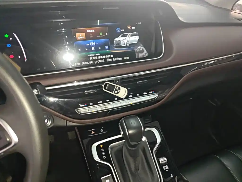 GAC Motor Trumpchi M6 — фото 13
