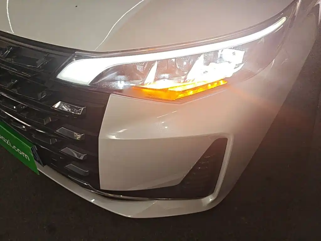 GAC Motor Trumpchi M6 — фото 24