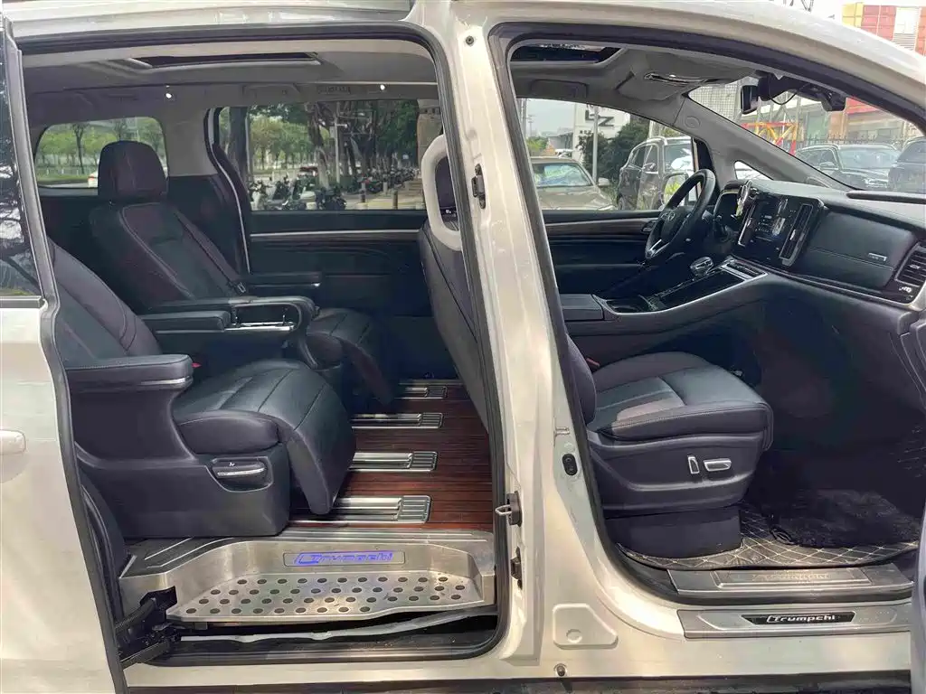 GAC Motor Trumpchi M8 — фото 16