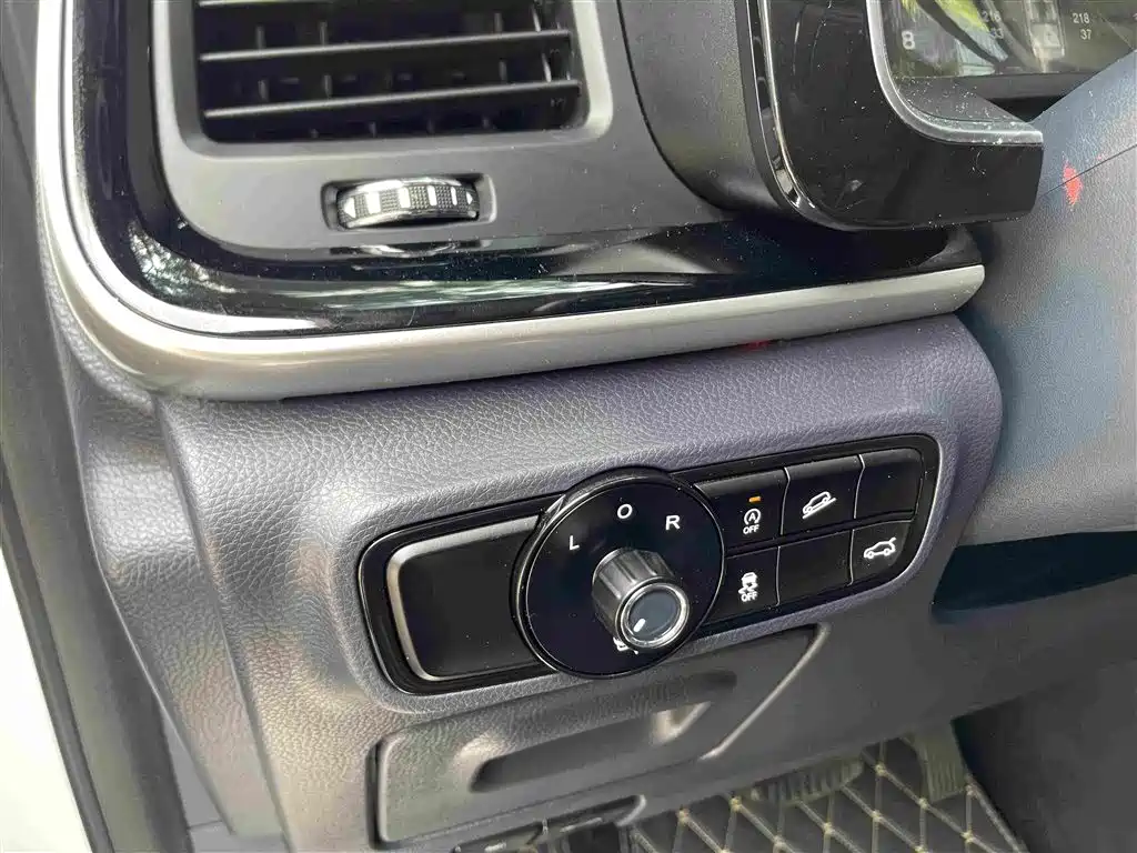 GAC Motor Trumpchi M8 — фото 10