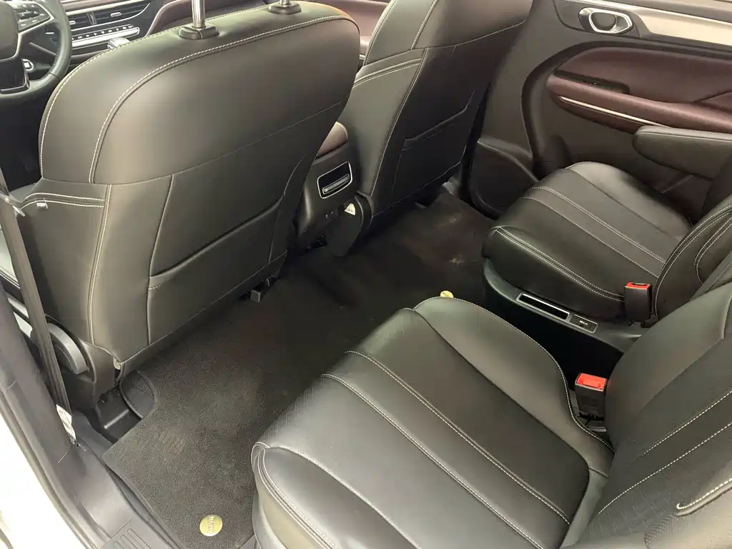 GAC Motor Trumpchi M6 — фото 11