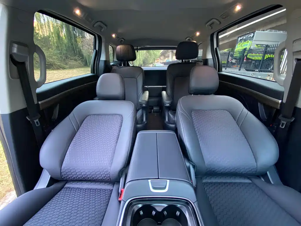 GAC Motor Trumpchi M8 — фото 13