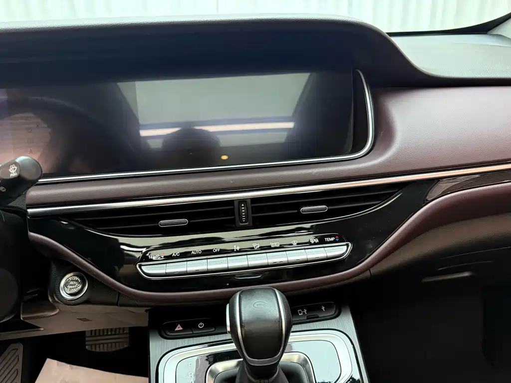 GAC Motor Trumpchi M6 — фото 11
