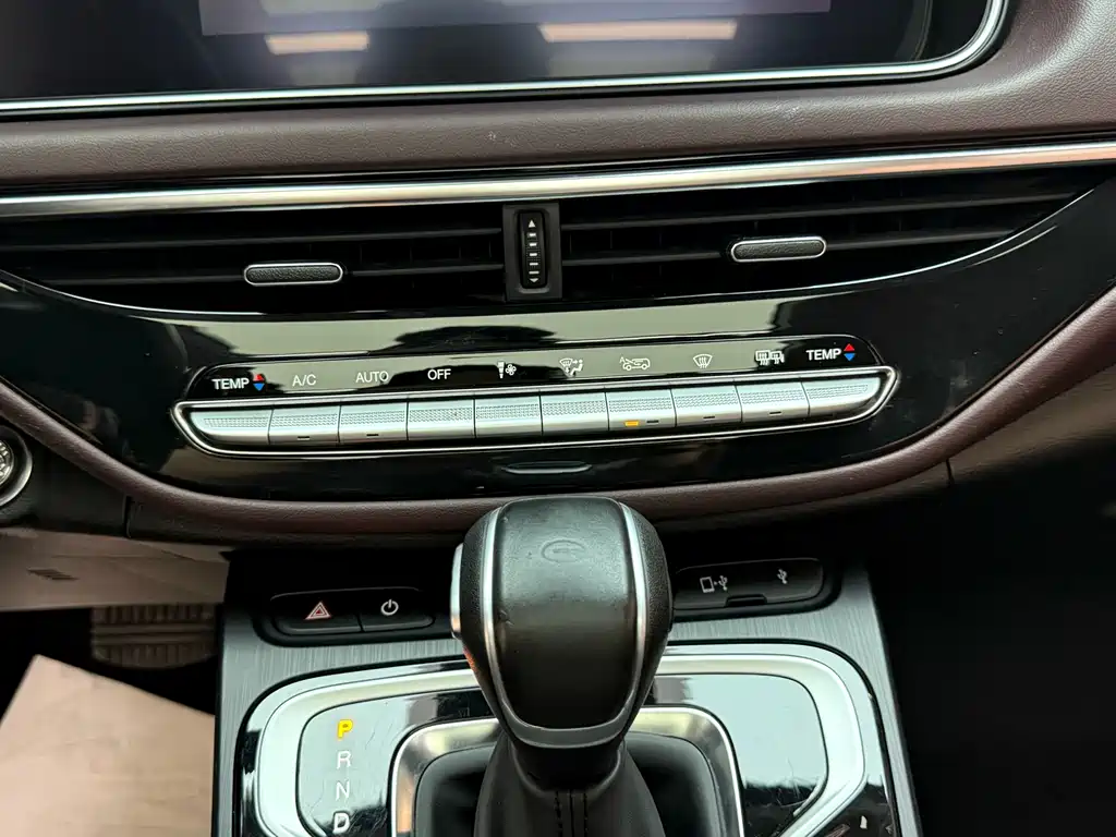 GAC Motor Trumpchi M6 — фото 14