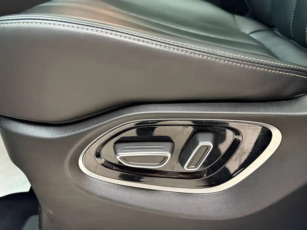 GAC Motor Trumpchi M6 — фото 17