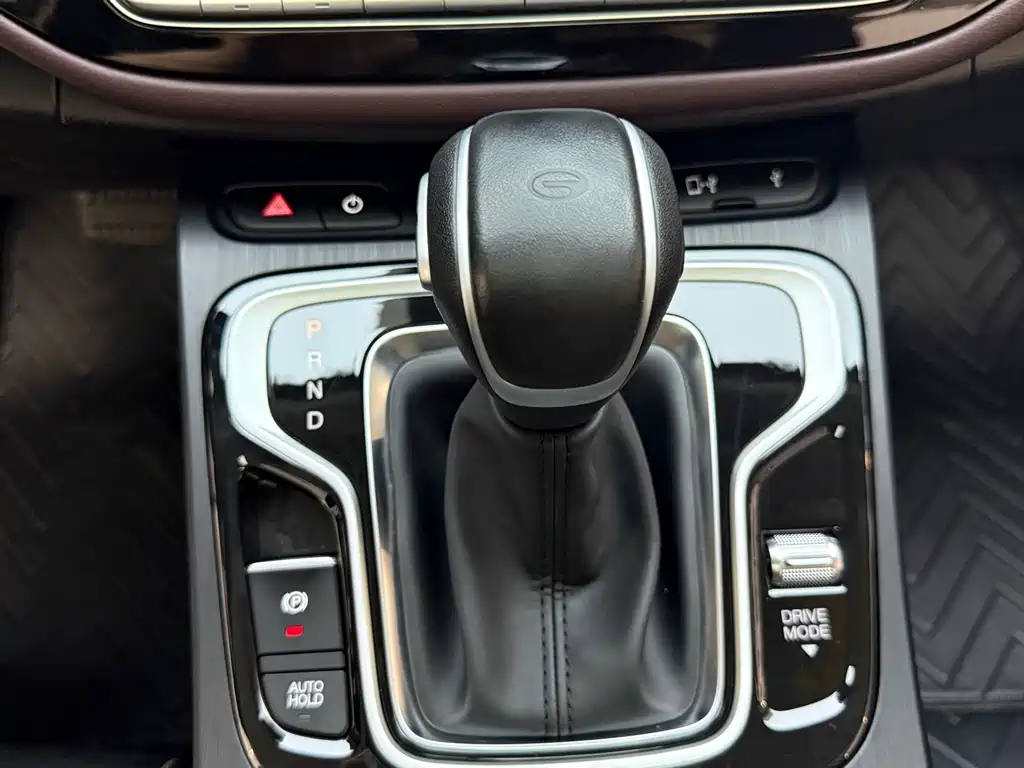 GAC Motor Trumpchi M6 — фото 13