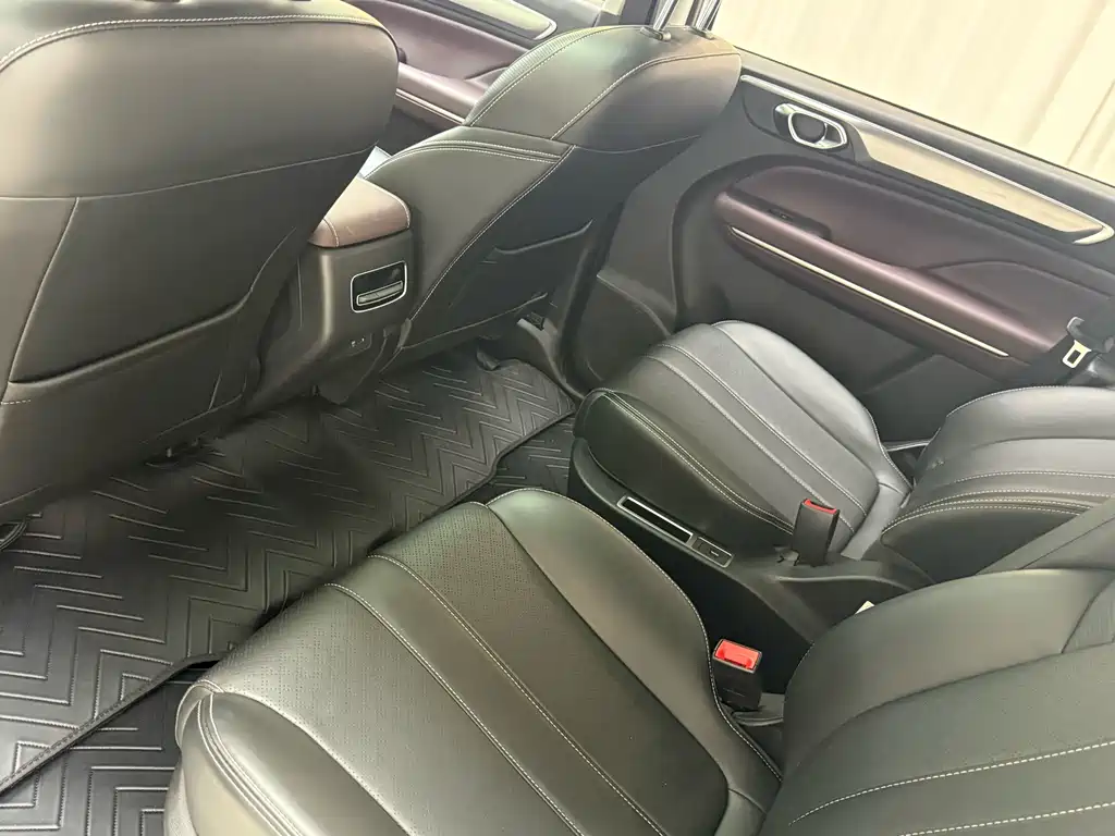 GAC Motor Trumpchi M6 — фото 15