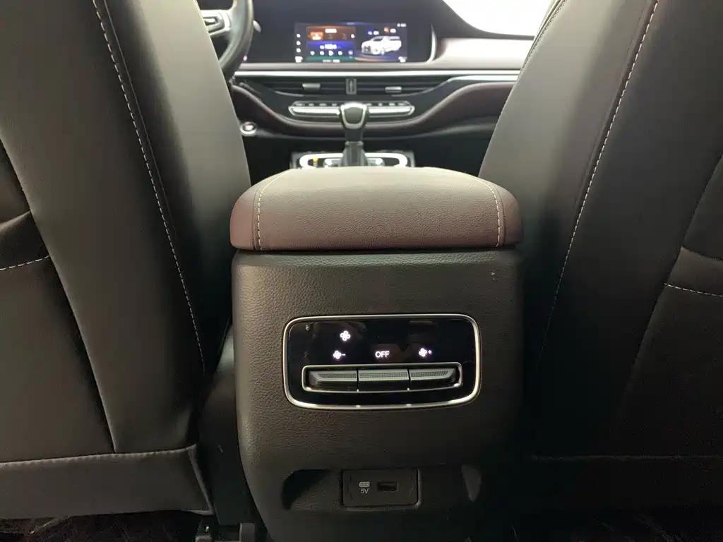 GAC Motor Trumpchi M6 — фото 17