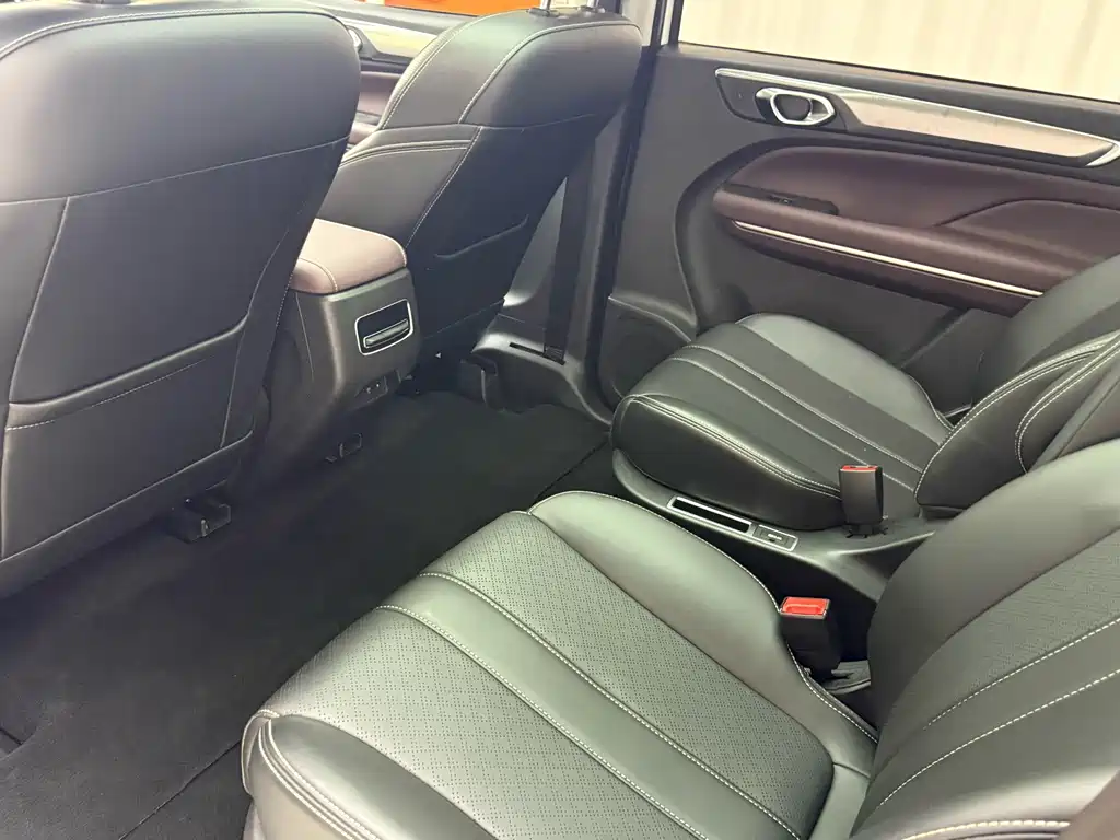 GAC Motor Trumpchi M6 — фото 17