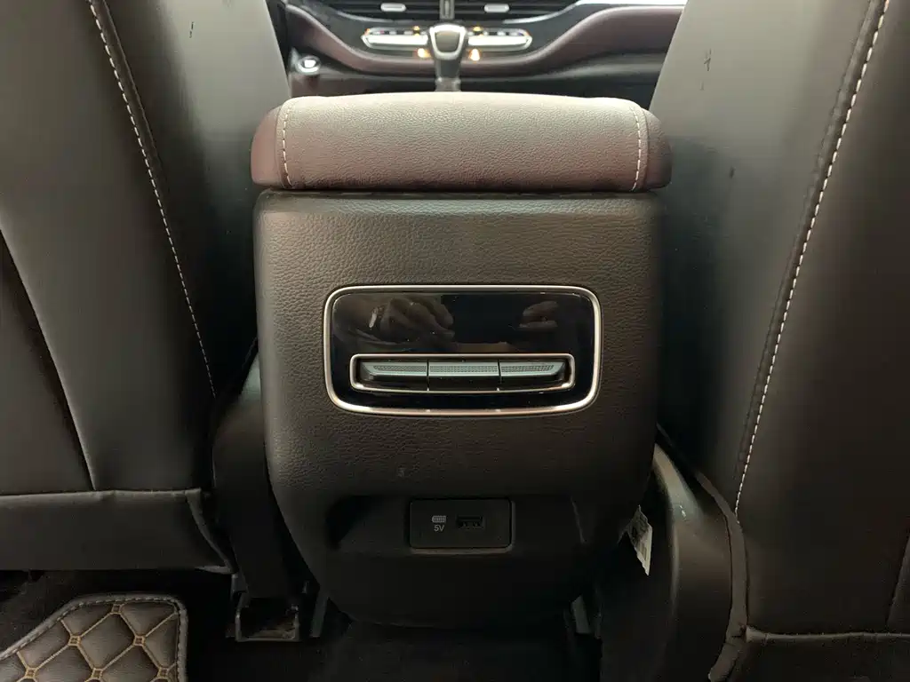 GAC Motor Trumpchi M6 — фото 15