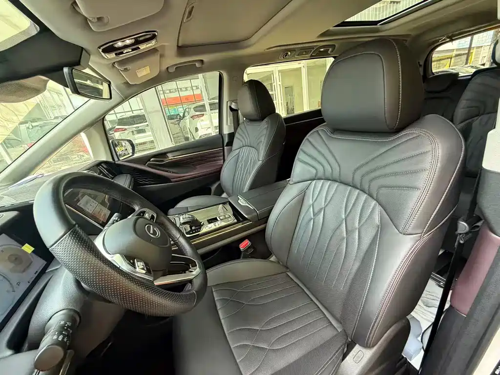 GAC Motor Trumpchi M8 — фото 9