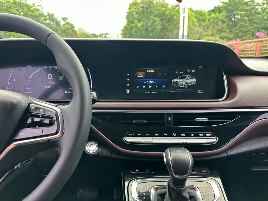 GAC Motor Trumpchi M6 — фото 11