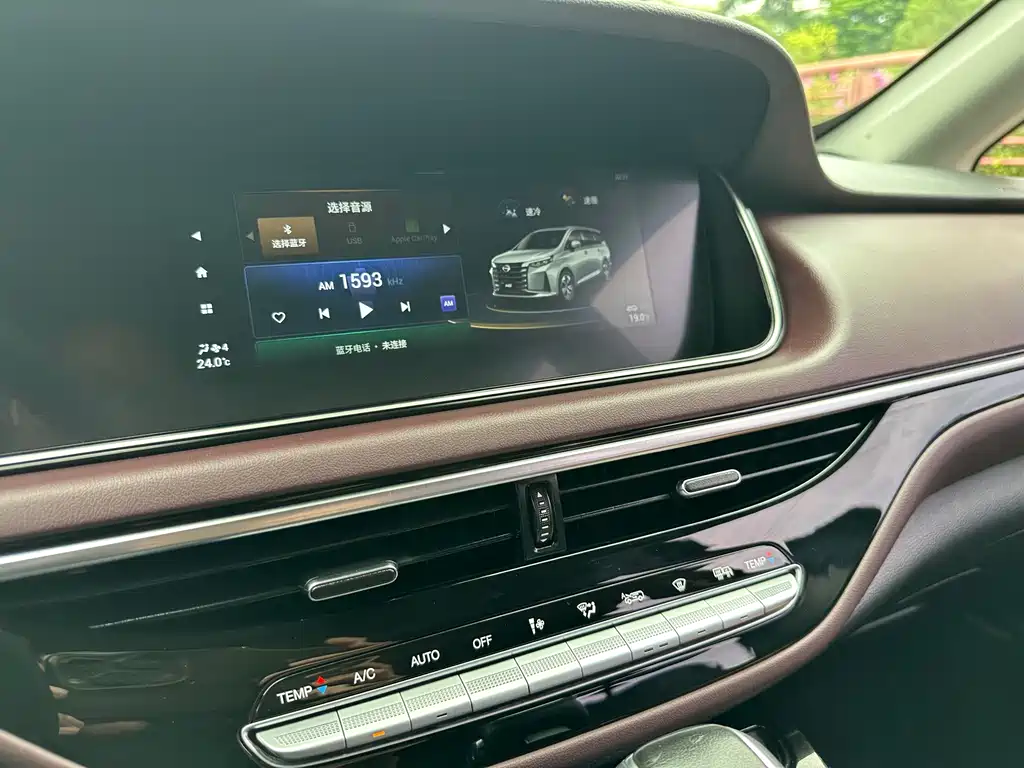 GAC Motor Trumpchi M6 — фото 18
