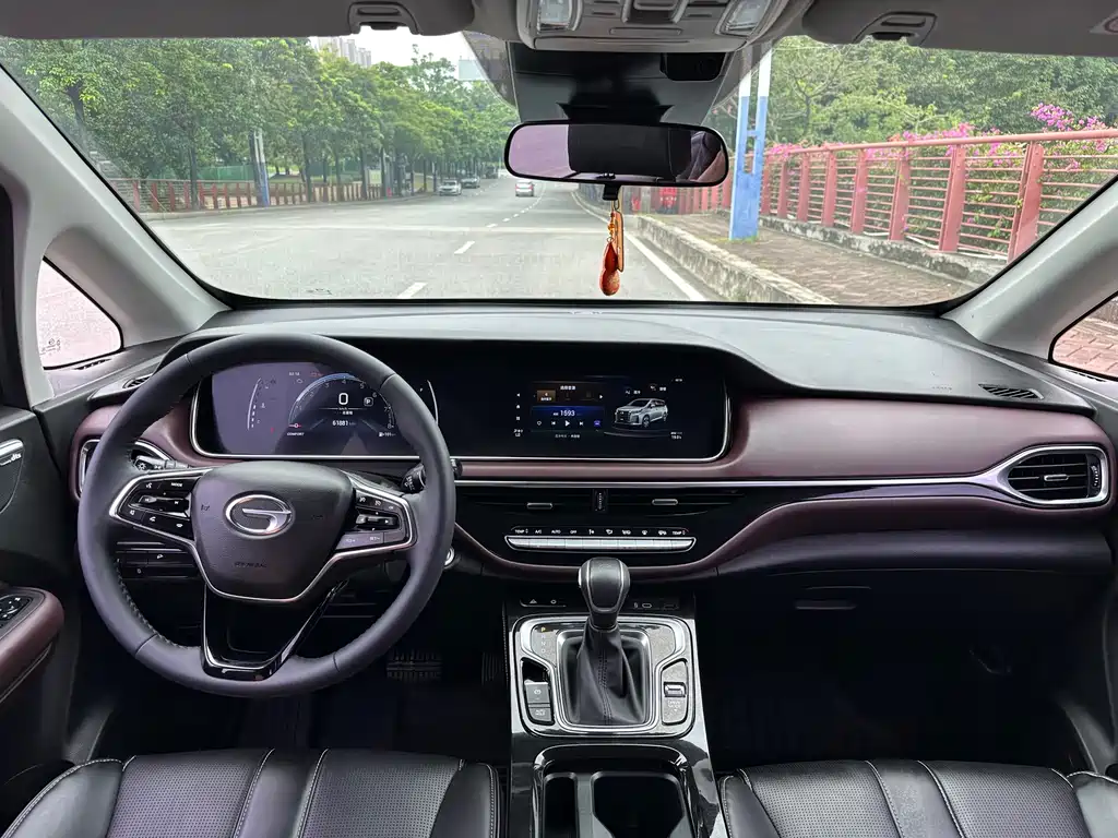 GAC Motor Trumpchi M6 — фото 9