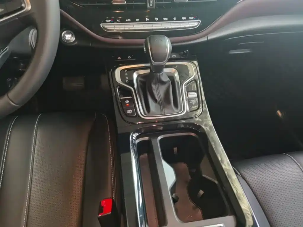 GAC Motor Trumpchi M6 — фото 14