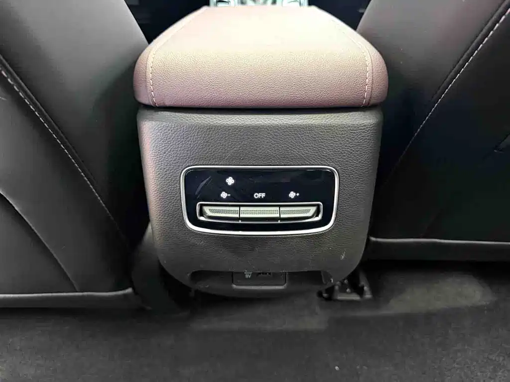 GAC Motor Trumpchi M6 — фото 11