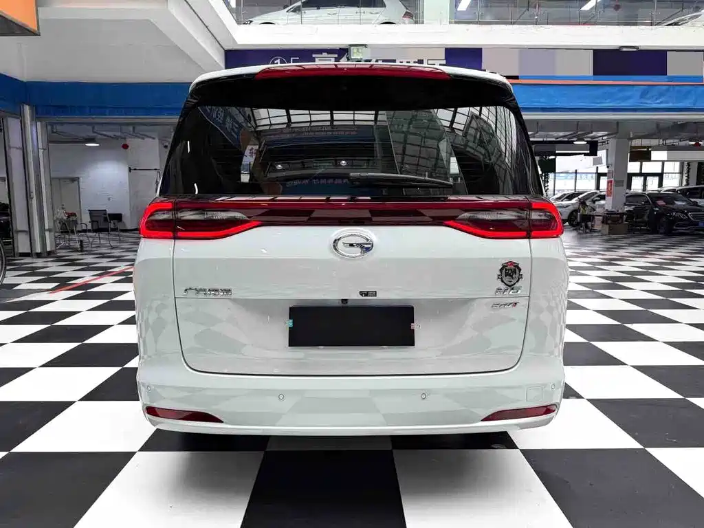 GAC Motor Trumpchi M6 — фото 19