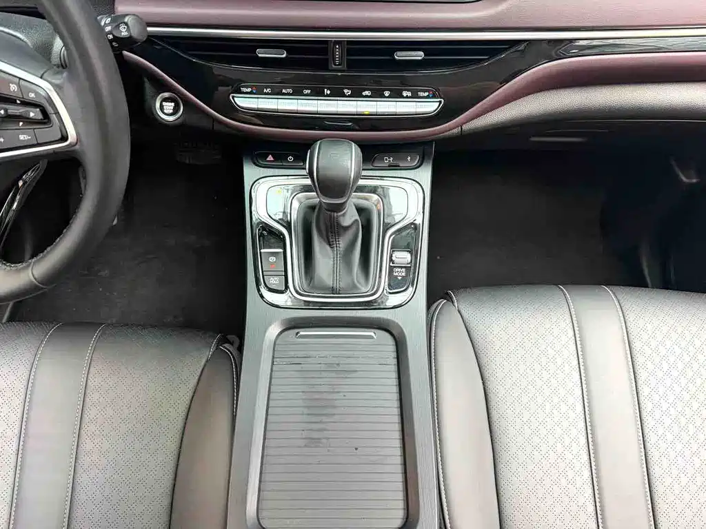 GAC Motor Trumpchi M6 — фото 10