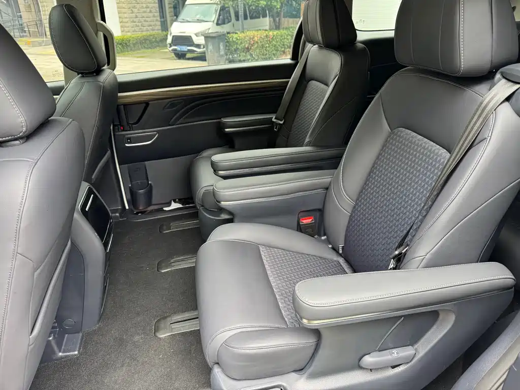 GAC Motor Trumpchi M8 — фото 10