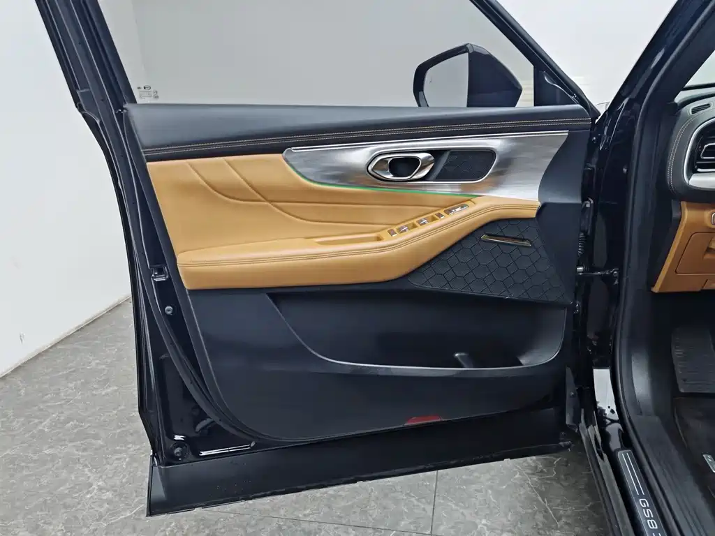 GAC Motor Trumpchi GS8 — фото 19