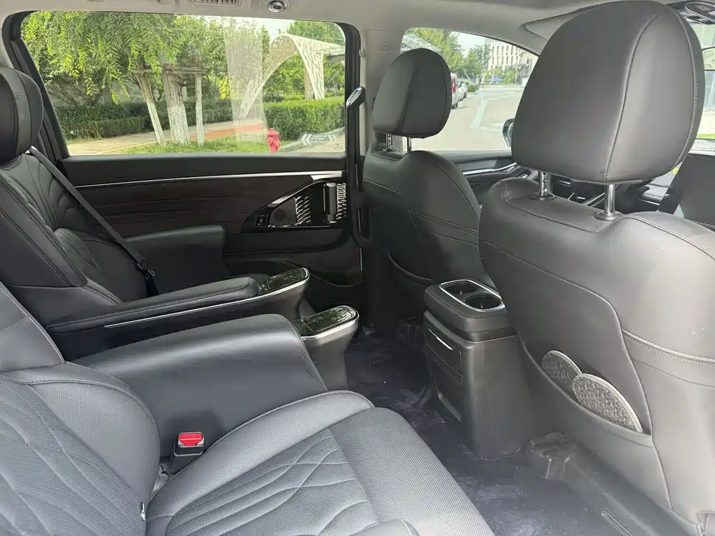 GAC Motor Trumpchi M8 — фото 24