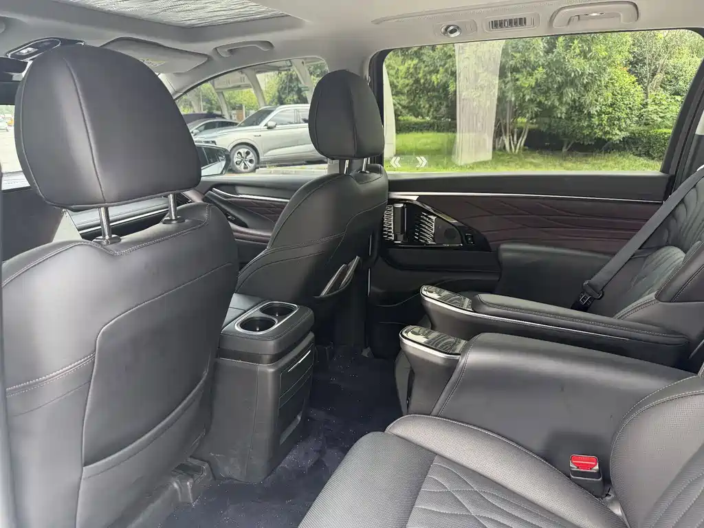 GAC Motor Trumpchi M8 — фото 26