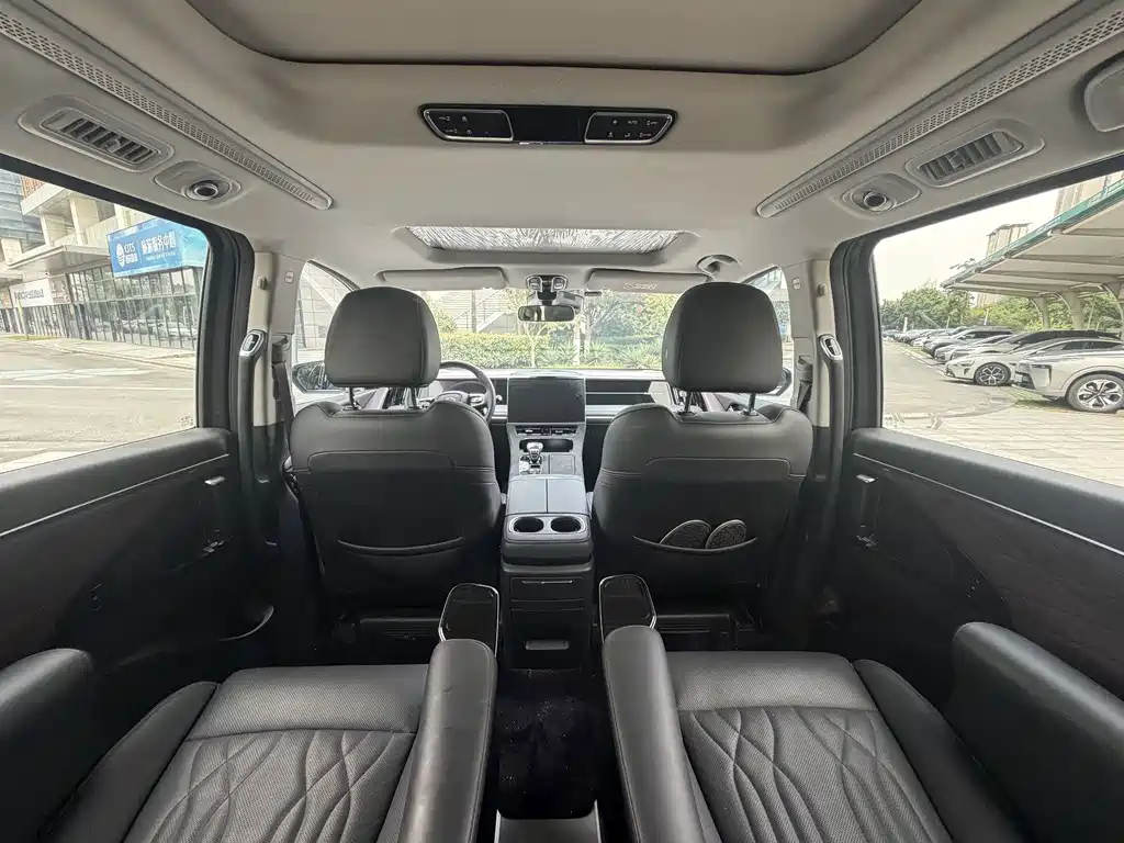 GAC Motor Trumpchi M8 — фото 27