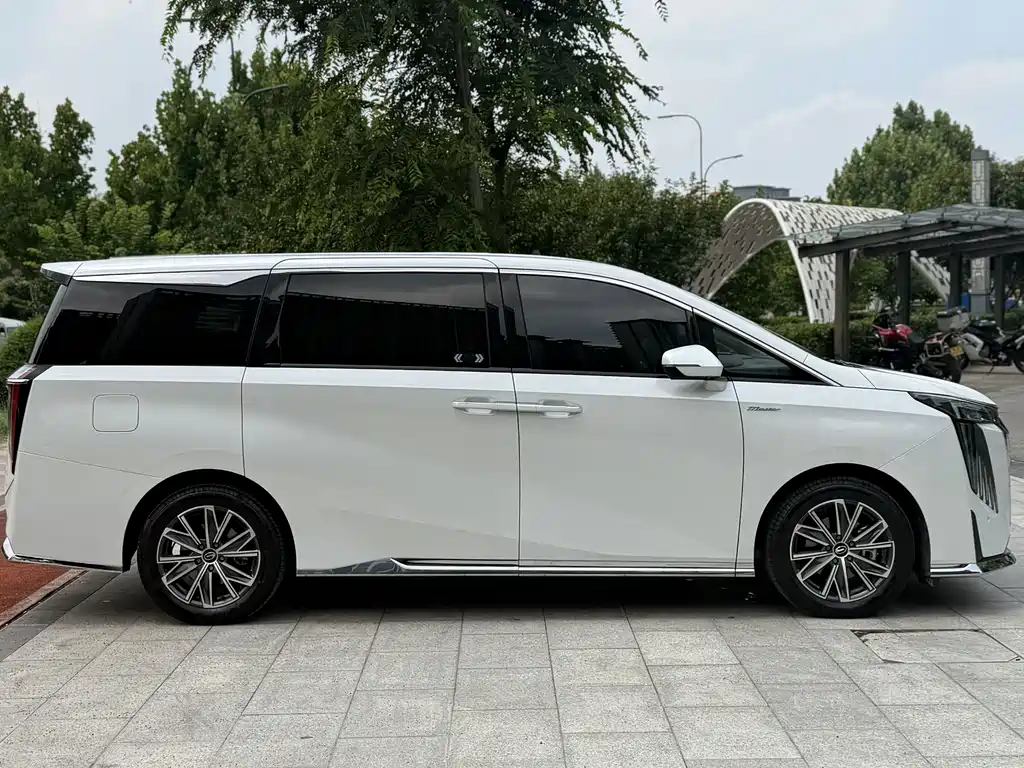 GAC Motor Trumpchi M8 — фото 4