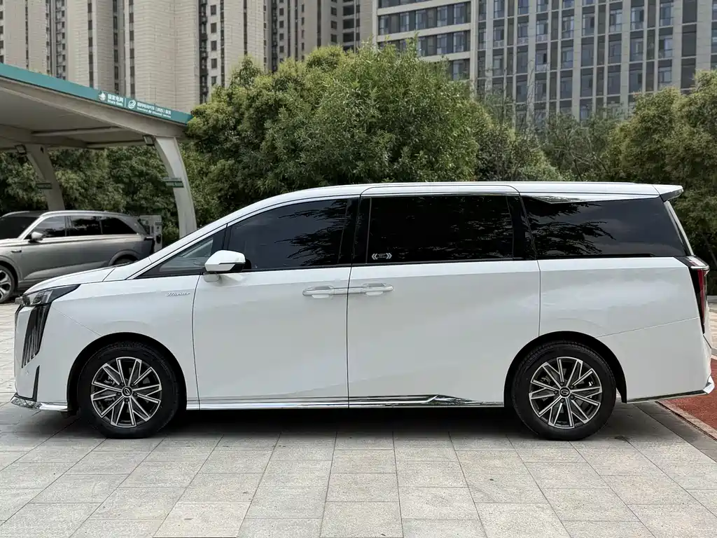 GAC Motor Trumpchi M8 — фото 5