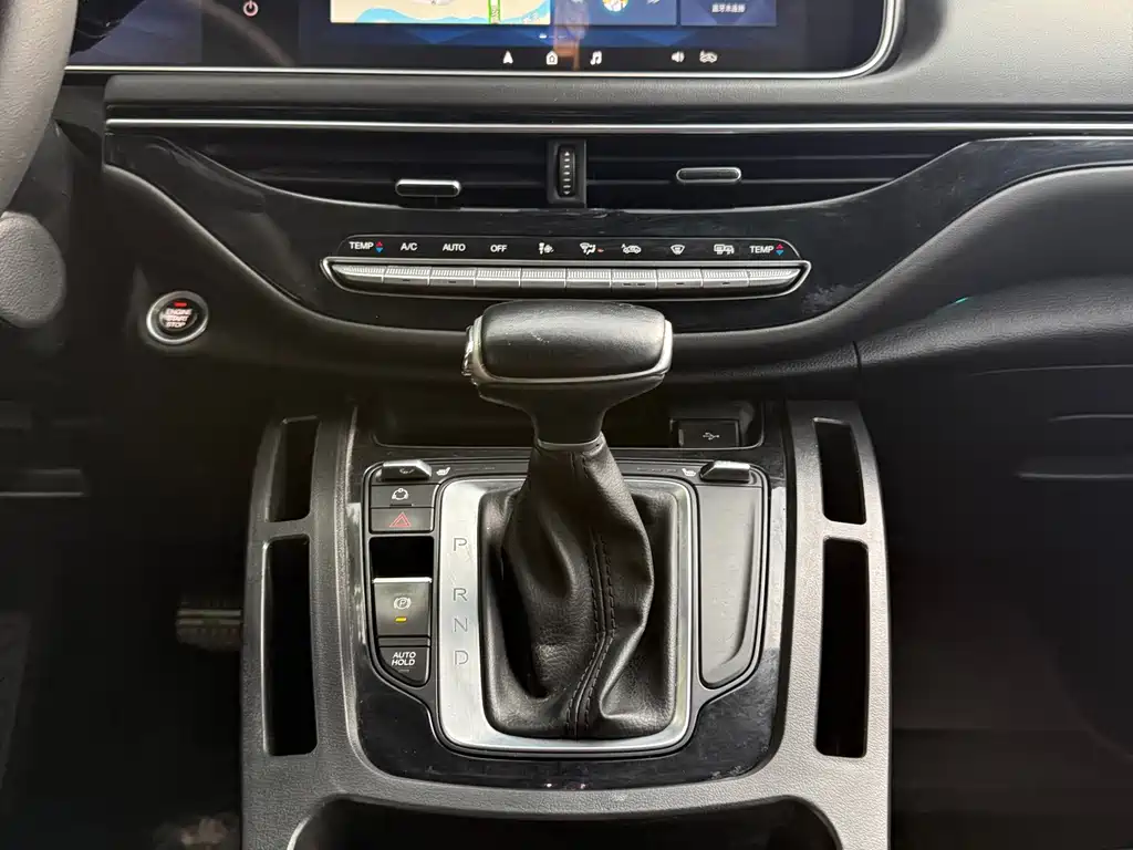 GAC Motor Trumpchi M6 — фото 17