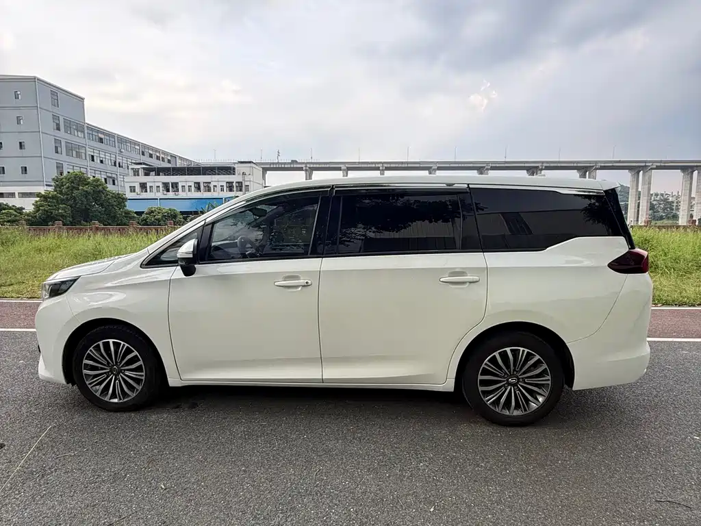GAC Motor Trumpchi M6 — фото 8