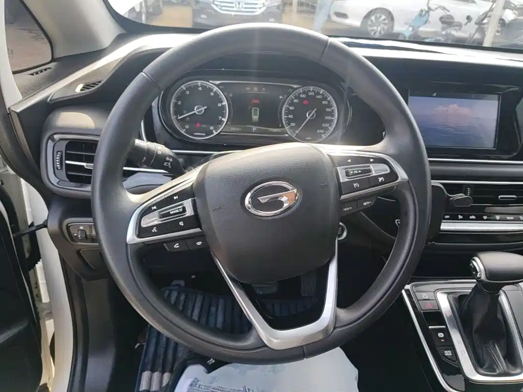 GAC Motor Trumpchi M6 — фото 11