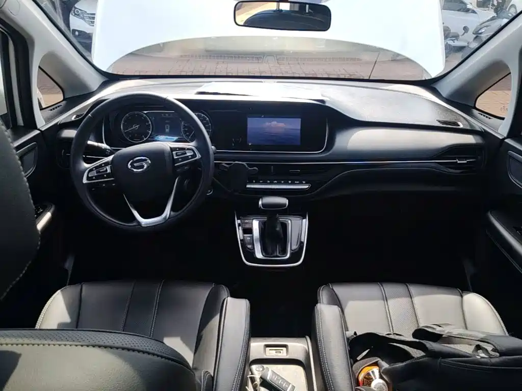 GAC Motor Trumpchi M6 — фото 10